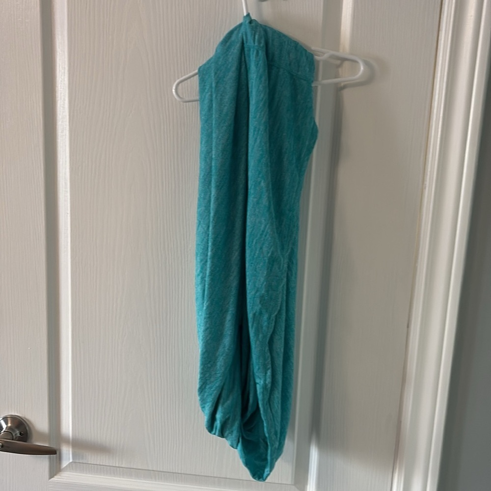 Two blue infinity scarves - Picture 2 of 7